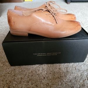 Women's Frye Anna Oxford 9.5 - Camel